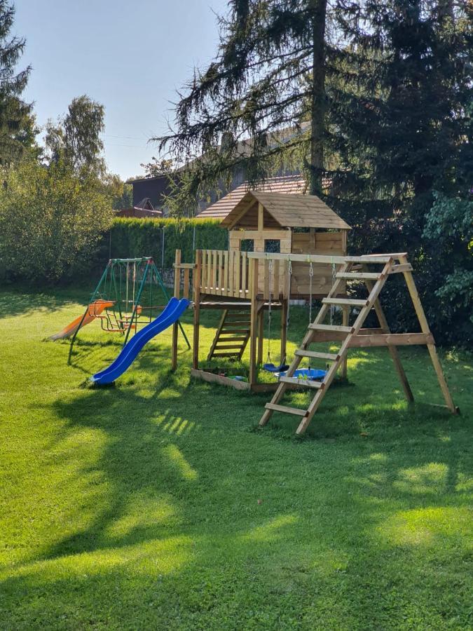 Apartamenty Czerwony Dworek - Duzy Teren Zielony, Plac Zabaw, Miejsce Na Grilla I Staw Z Mozliwoscia Wedkowania, Boisko Mysłakowice Extérieur photo